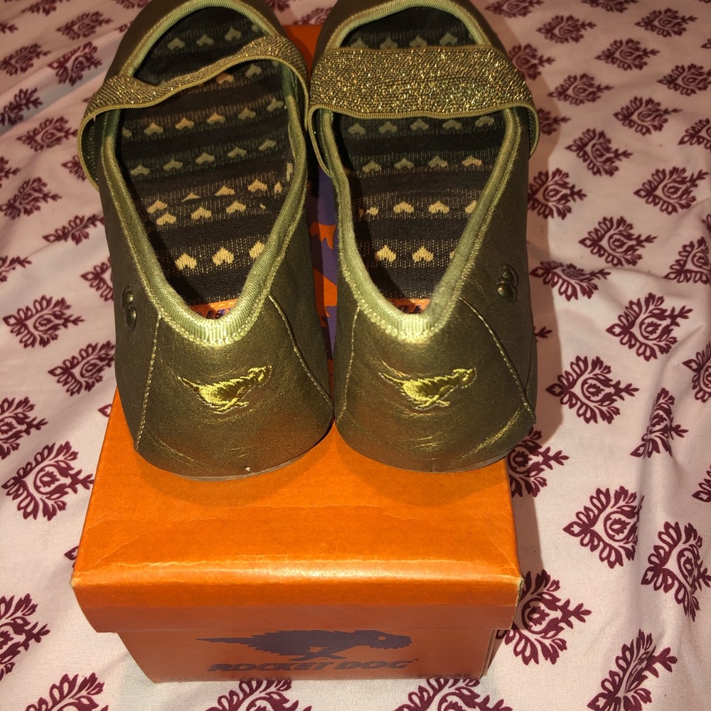 Gold flats - Picture 3 of 3